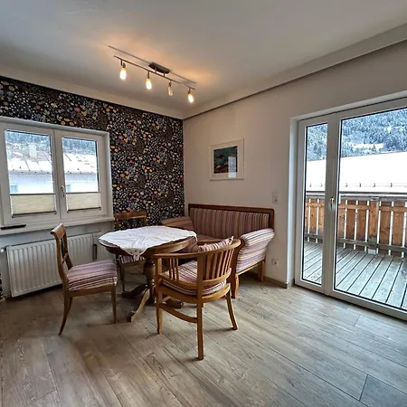 Apartmentt2 *